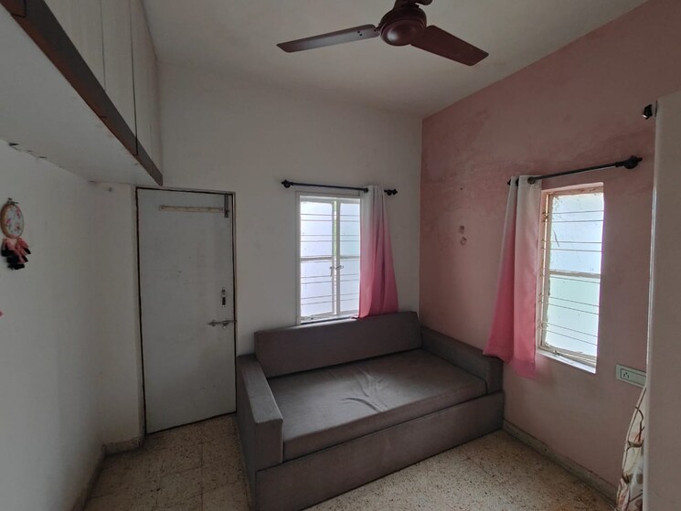 Room, satellite 2 Bedroom 1180 Sq.Ft. Apartment In Satellite Ahmedabad 8760240