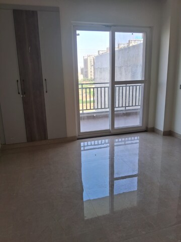 Master Bedroom in 4 BHK Builder Floor at Sector 81 – for Rent