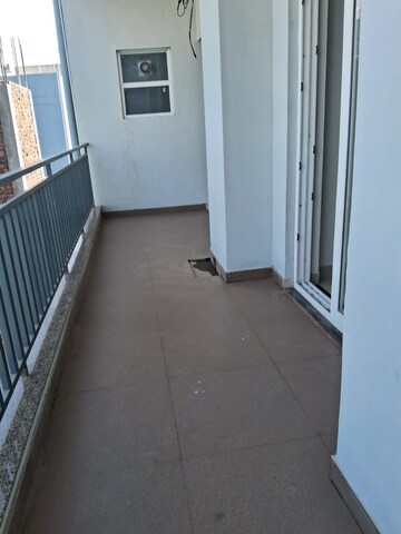 Master Bedroom in 4 BHK Builder Floor at Sector 81 – for Rent