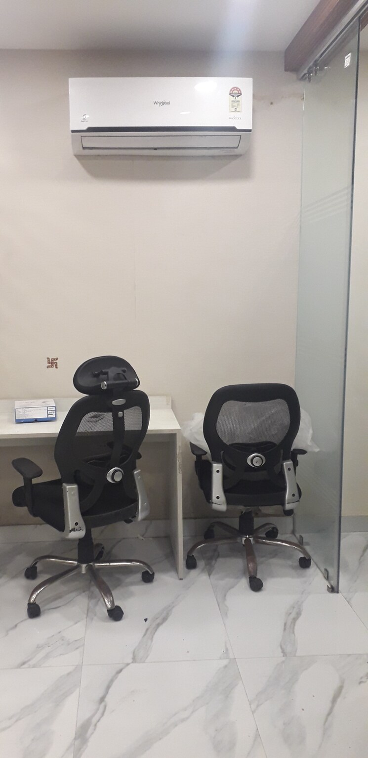 Team Area, netaji subhash place Commercial Office Space 600 Sq.Ft. In Netaji Subhash Place Delhi 8762002