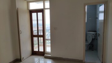 Room in 3 BHK Apartment at Green Power Society, Sector 75 – for Rent