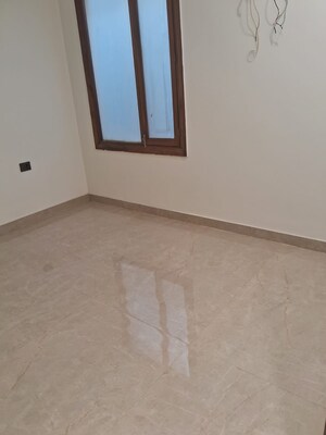 Room in 3 BHK Builder Floor at Sector 85 – for Sale