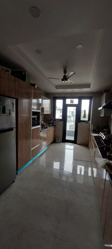 Kitchen in 4 BHK Apartment at Royal Residency Gurgaon, Sector 45 – for Rent