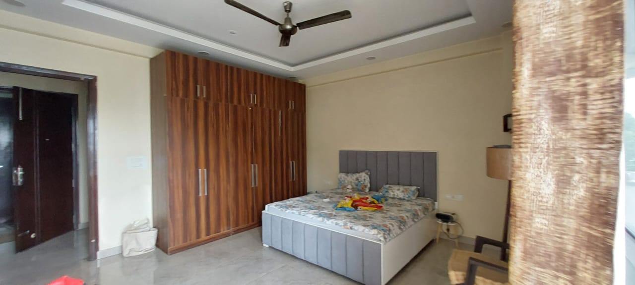 4 BHK + Servant Room 2500 Sq.Ft. Apartment in Royal Residency Gurgaon