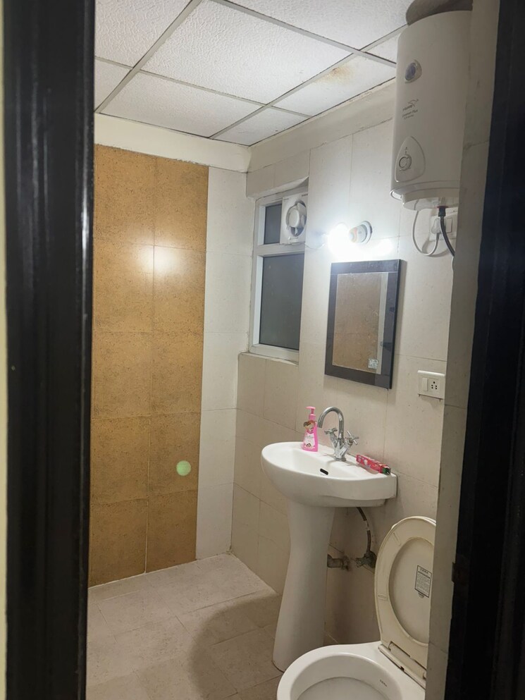 Bathroom, antriksh-golf-view 2 Bedroom 1010 Sq.Ft. Apartment In Sector 78 Noida 8762057