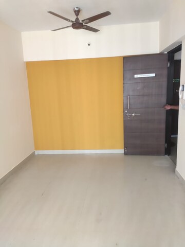 Room in 2 BHK Apartment at Ravi Estate, Pokhran Road No One – for Rent
