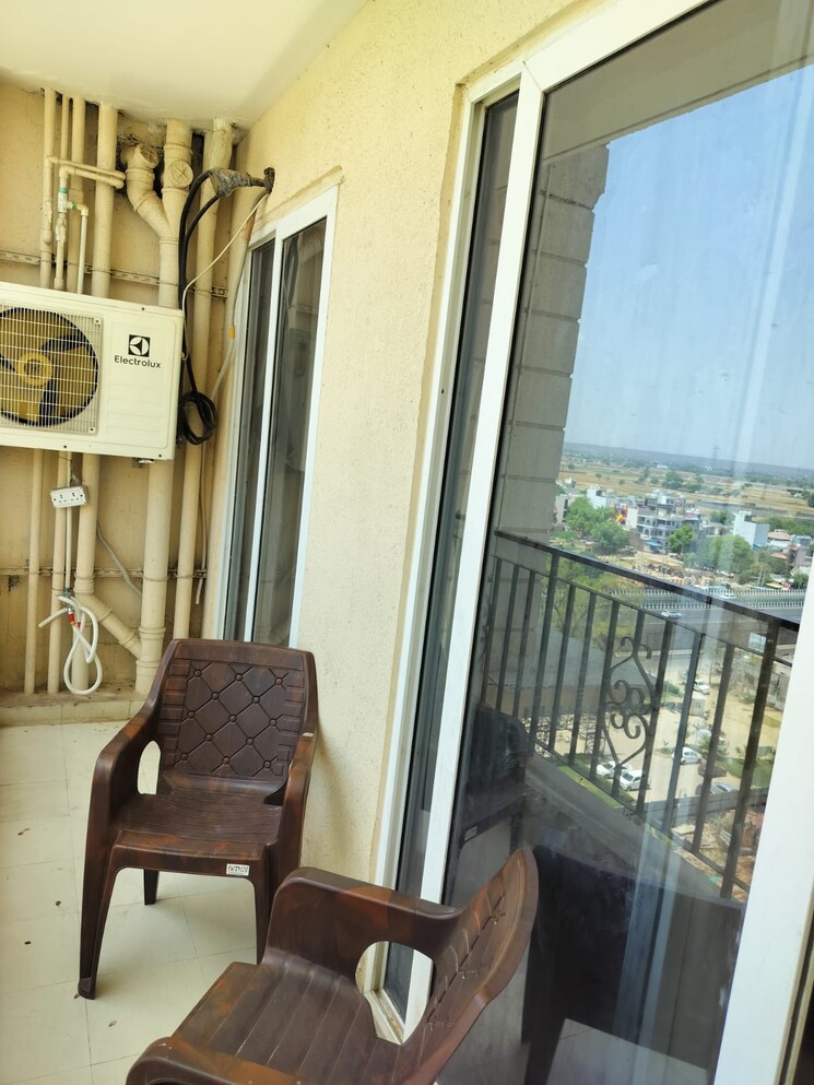 Living Room, signature-the-serenas 2 Bedroom 724 Sq.Ft. Apartment In Sohna Sector 36 Gurgaon 8762073