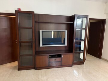 Room in 4 BHK Apartment at Sahara Grace Gurgaon, Sector 28 – for Rent