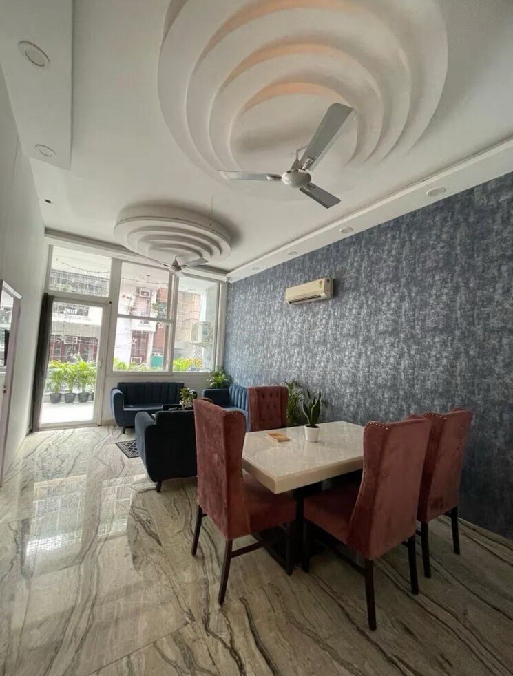 Living Room, greater kailash i 4 Bedroom 250 Sq.Yd. Builder Floor In Greater Kailash I Delhi 8762084