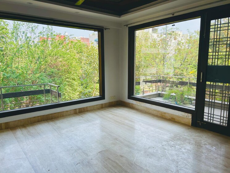 Room, jasola 4 Bedroom 300 Sq.Yd. Builder Floor In Jasola Delhi 8762093