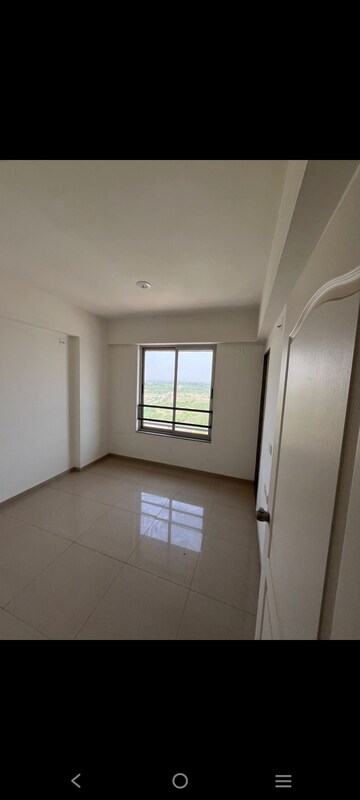 Room in 3 BHK Apartment at Goyal Orchid Valley, Shela – for Rent