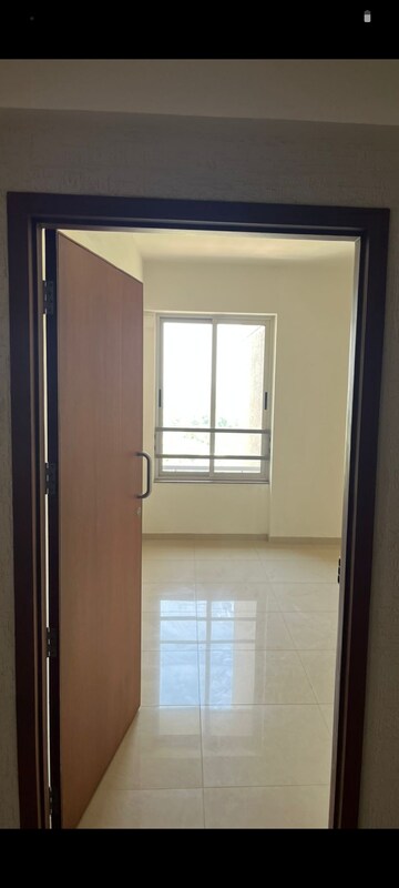 Room in 3 BHK Apartment at Goyal Orchid Valley, Shela – for Rent