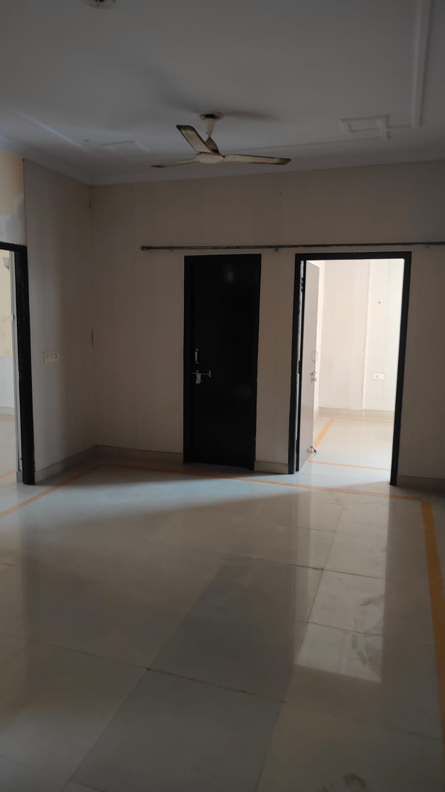 2 BHK Apartment For Sale in Manglam Shila Apartment