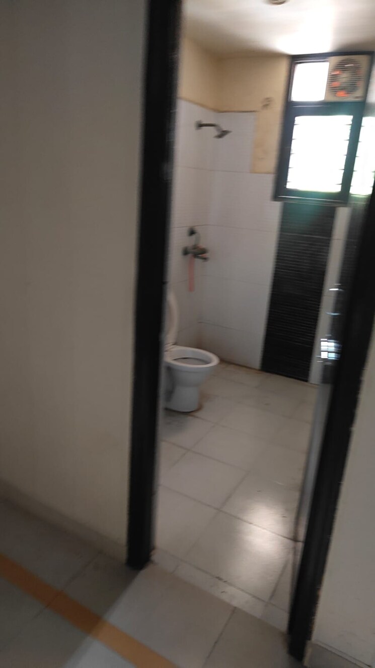 Attached Bathroom, khandari road 2 Bedroom 92 Sq.Yd. Apartment In Khandari Road Agra 8762114