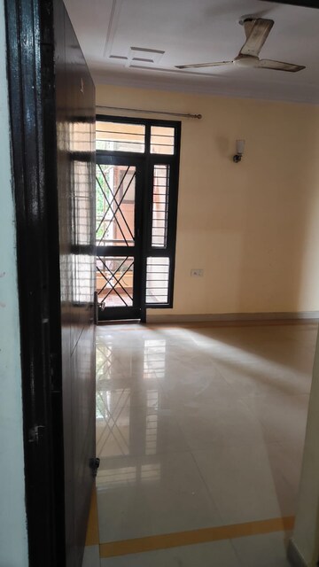Room in 2 BHK Apartment at Khandari Road – for Sale
