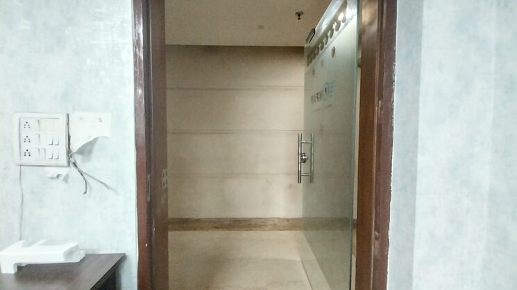 Bathroom, netaji subhash place Commercial Office Space 900 Sq.Ft. In Netaji Subhash Place Delhi 8762109