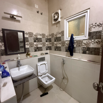 Attached Bathroom in 1.5 BHK Builder Floor at Kalkaji – for Rent