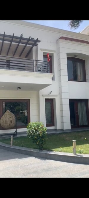 5 BHK Independent House For Sale in Vasant Kunj