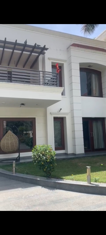 5 BHK + Servant Room Independent House For Sale in Vasant Kunj