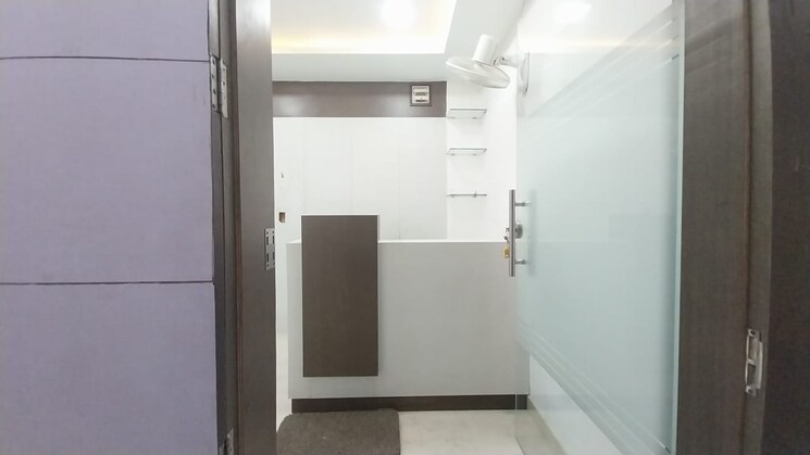 Bathroom, netaji subhash place Commercial Office Space 1500 Sq.Ft. In Netaji Subhash Place Delhi 8762121