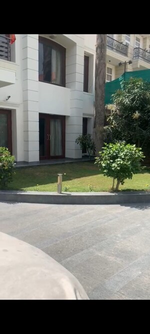 Balcony in 5 BHK Independent House at Vasant Kunj – for Sale