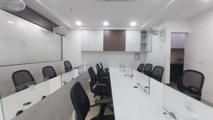Team Area, netaji subhash place Commercial Office Space 1500 Sq.Ft. In Netaji Subhash Place Delhi 8762121