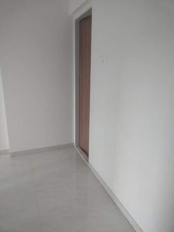 Room in 1.5 BHK Apartment at Drushti Sapphire, Ghatkopar East – for Rent
