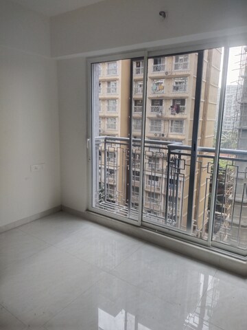 Room in 1.5 BHK Apartment at Drushti Sapphire, Ghatkopar East – for Rent