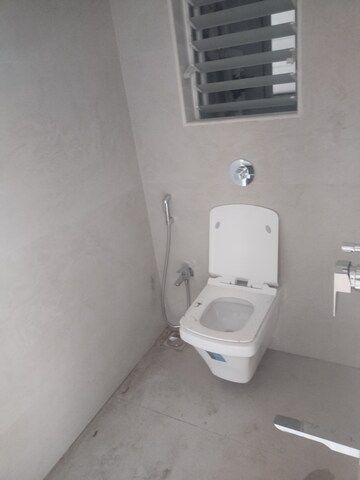 Bathroom in 1.5 BHK Apartment at Drushti Sapphire, Ghatkopar East – for Rent