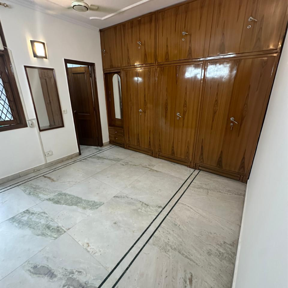 3 BHK + Servant Room Builder Floor For Rent in Greater Kailash