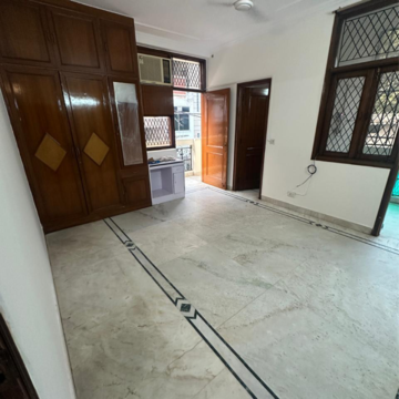 Room in 3 BHK Builder Floor at Greater Kailash I – for Rent