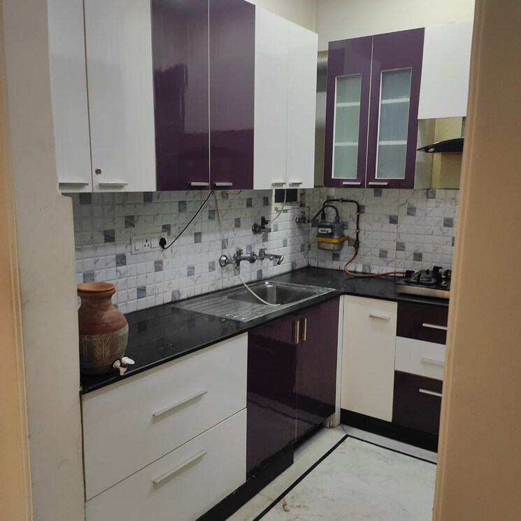 Kitchen, vikram nagar 3 Bedroom 1550 Sq.Ft. Builder Floor In Vikram Nagar Delhi 8762164