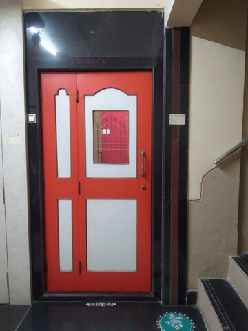 Furnished Amenities in 2 BHK Apartment at Palm Acres, Sion East – for Sale