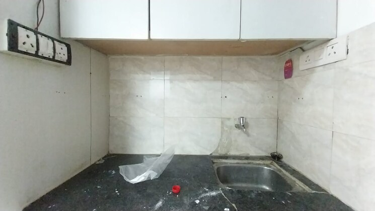 Bathroom, netaji subhash place Commercial Office Space 1100 Sq.Ft. In Netaji Subhash Place Delhi 8762166