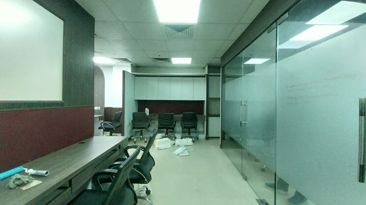  Parking, netaji subhash place Commercial Office Space 1100 Sq.Ft. In Netaji Subhash Place Delhi 8762166