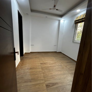 Room in 3 BHK Builder Floor at Lajpat Nagar 4 – for Rent