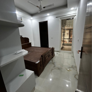 Master Bedroom in 3 BHK Builder Floor at Lajpat Nagar 4 – for Rent