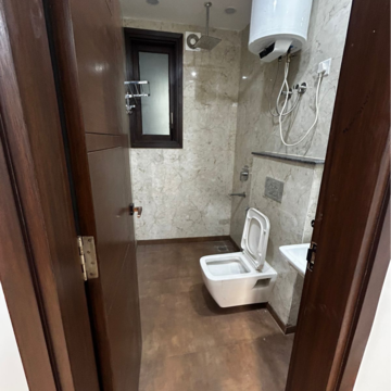 Bathroom in 3 BHK Builder Floor at Lajpat Nagar 4 – for Rent