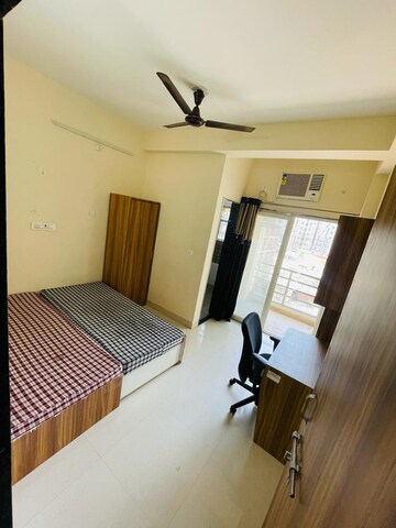 Room in 1 BHK Apartment at Electricity Board Area – for Rent