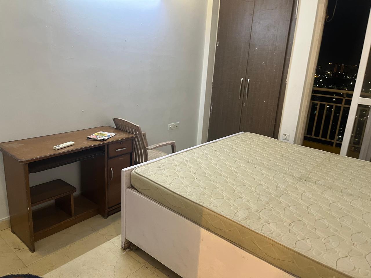 4 BHK + Servant Room Apartment For Rent in Dasnac The Jewel