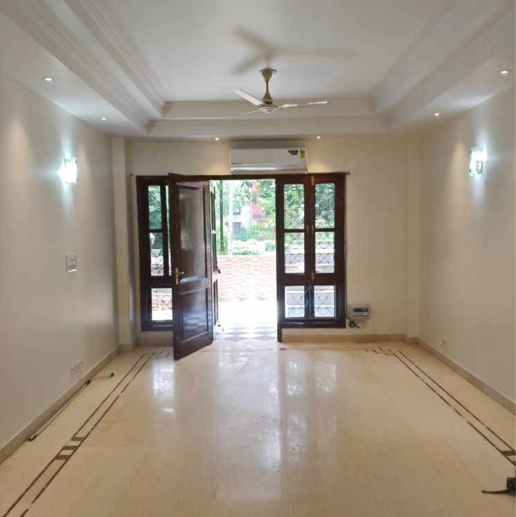 Living Room, sarvapriya vihar 4 Bedroom 2500 Sq.Ft. Builder Floor In Sarvapriya Vihar Delhi 8762199