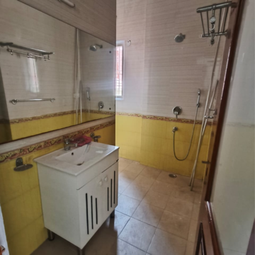 Attached Bathroom in 4 BHK Builder Floor at Sarvapriya Vihar – for Rent