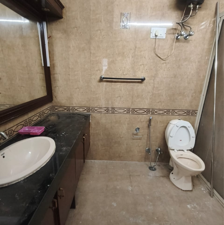 Bathroom, sarvapriya vihar 4 Bedroom 2500 Sq.Ft. Builder Floor In Sarvapriya Vihar Delhi 8762199