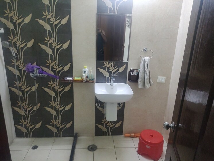 Bathroom, ashiana-upvan 4 Bedroom 1825 Sq.Ft. Apartment In Ahinsa Khand 2 Ghaziabad 8762217