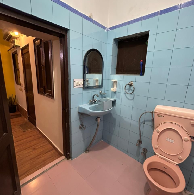 Bathroom, kalkaji 2 Bedroom 1500 Sq.Ft. Builder Floor In Kalkaji Delhi 8762220