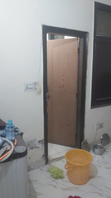 Furnished Amenities in 1.5 BHK Builder Floor at Mayur Vihar – for Rent