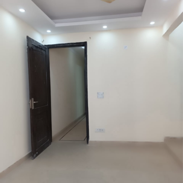 Room in 2 BHK Builder Floor at Kalkaji – for Rent