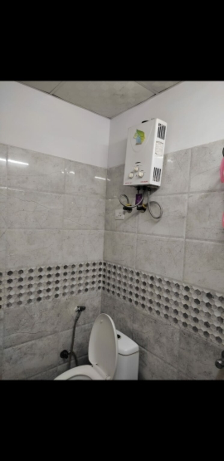 Attached Bathroom, kanha-apartments-indirapuram 2 Bedroom 950 Sq.Ft. Builder Floor In Shakti Khand 2 Ghaziabad 8762229