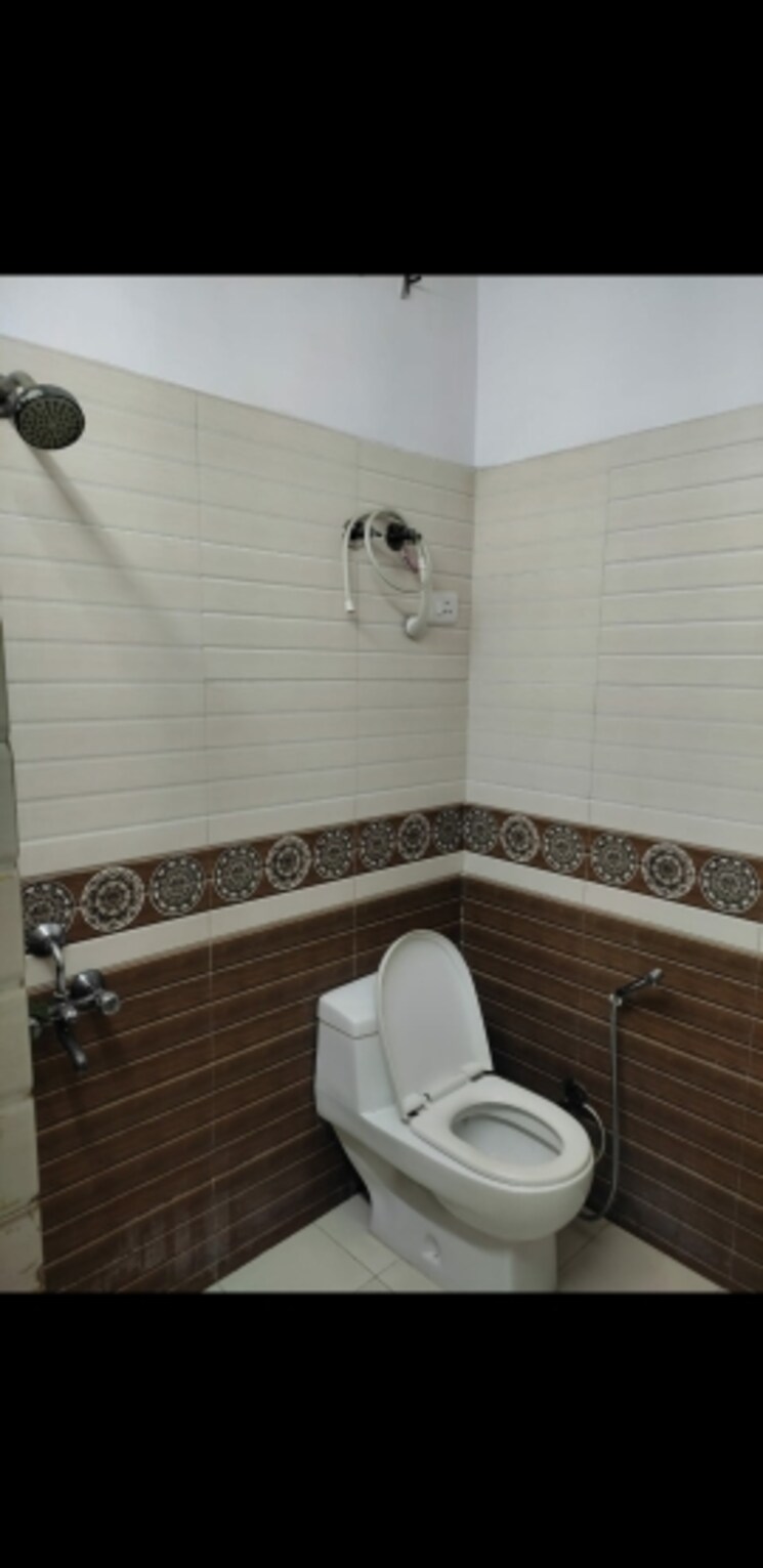 Bathroom, kanha-apartments-indirapuram 2 Bedroom 950 Sq.Ft. Builder Floor In Shakti Khand 2 Ghaziabad 8762229
