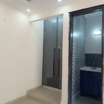 Room in 2 BHK Builder Floor at Kalkaji – for Rent